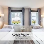 Komfortables Strandzauber Auf Fuer 8 Personen Mit 4 Schlafzimmern Und 2 Baedern فيهمارن