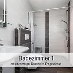 Komfortables Strandzauber Auf Fuer 8 Personen Mit 4 Schlafzimmern Und 2 Baedern بيت للعطل
