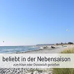 Komfortables Strandzauber Auf Fuer 8 Personen Mit 4 Schlafzimmern Und 2 Baedern فيهمارن
