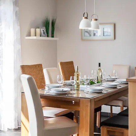 Komfortables Strandzauber Auf Fuer 8 Personen Mit 4 Schlafzimmern Und 2 Baedern בית נופש *